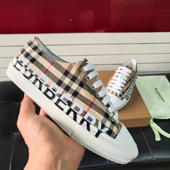 Authentic Burberry logo print vintage check cotton sneakers archive beige - Picture 1 of 7
